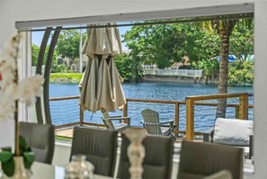 Interior - Lakefront Oasis In Hollywood | Hard rock casino (Fort Lauderdale)