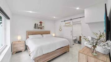 3 bedrooms, iron/ironing board, travel crib, WiFi