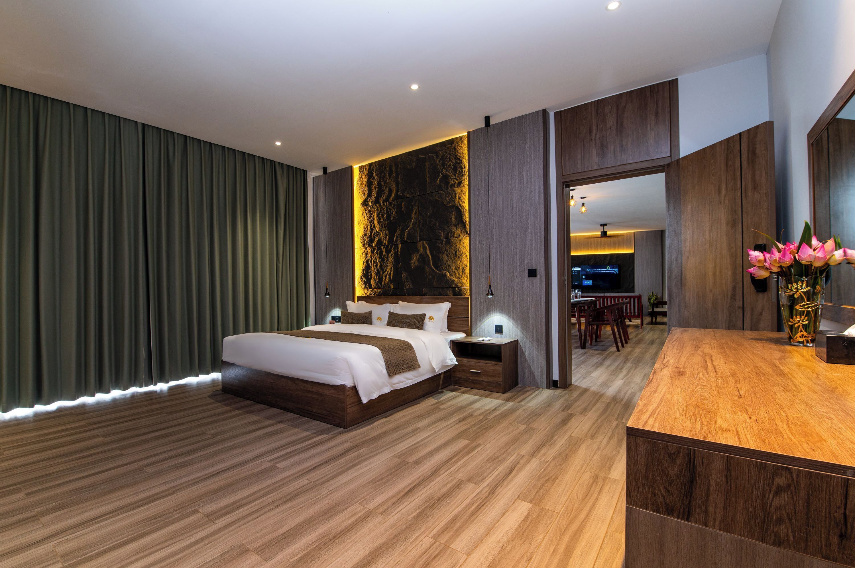 ملاءات من القطن المصري وأغطية فراش متميزة وألحفة محشوة بالريش