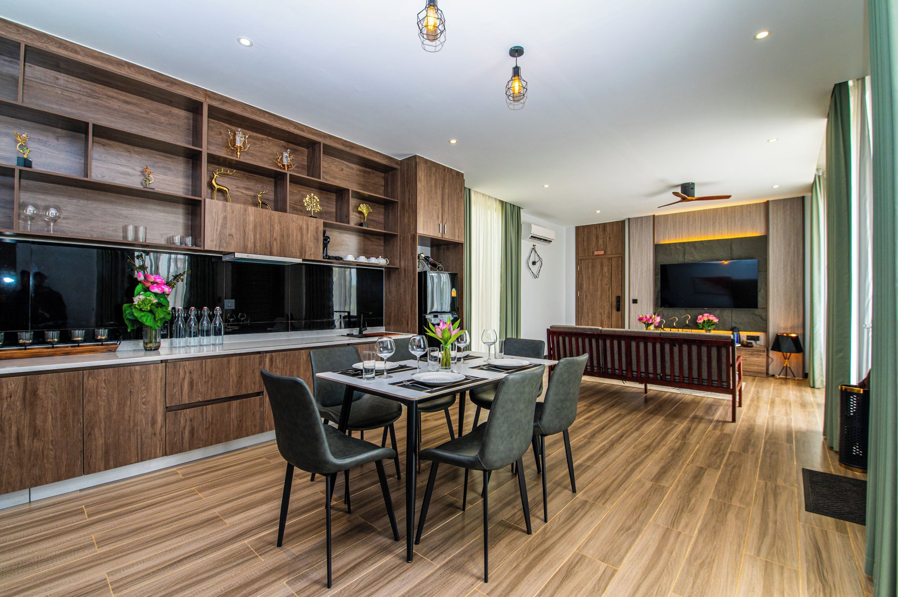 Family Suite Two-Bedroom Private Pool Villa (Free City Shuttle Service) | In-room dining