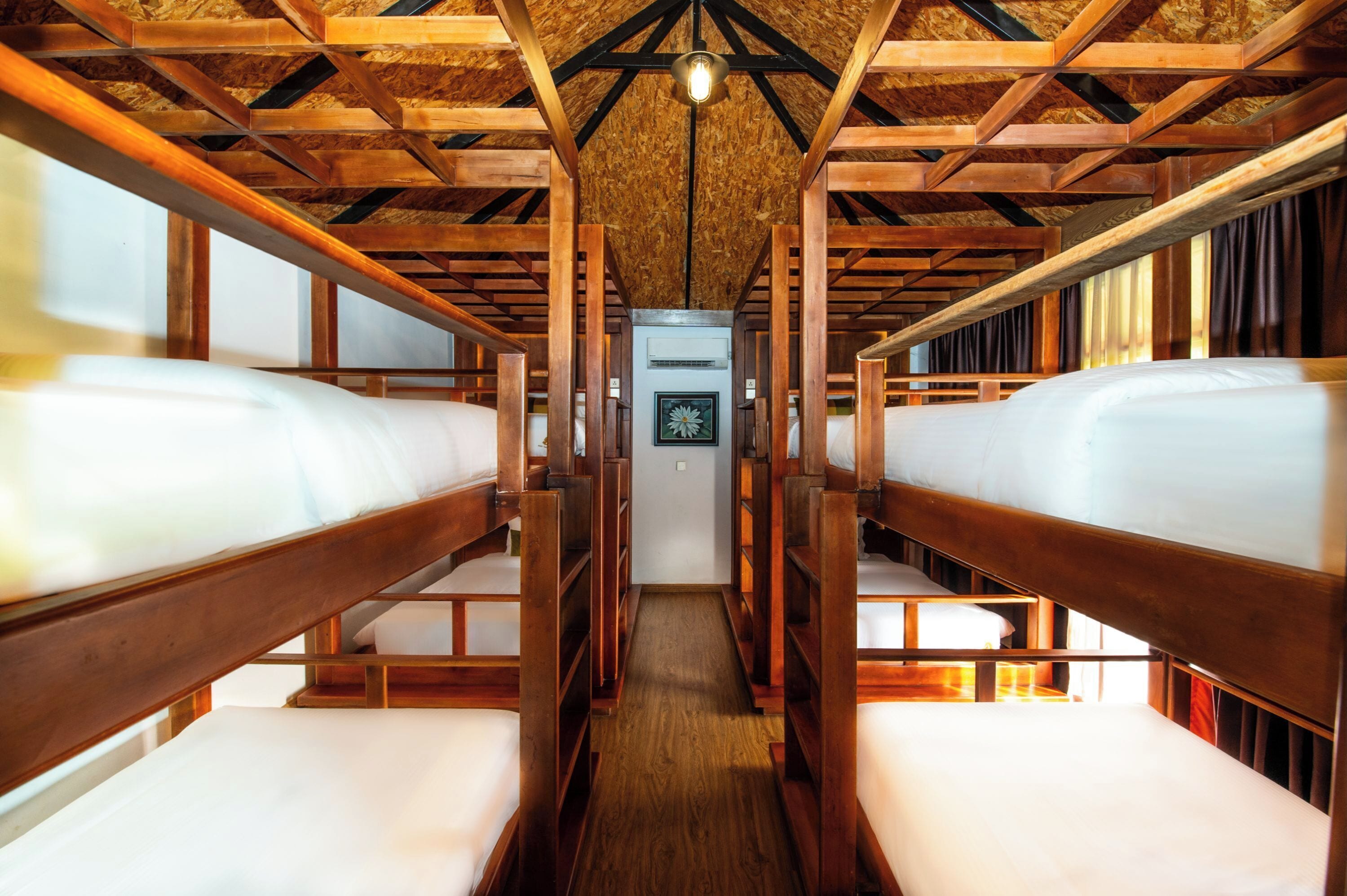 ملاءات من القطن المصري وأغطية فراش متميزة وألحفة محشوة بالريش