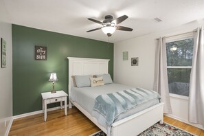3 bedrooms, iron/ironing board, free WiFi, bed sheets