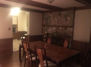 Dining - Large country home sleeps 13 (Mechanicsville)