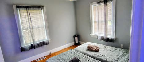 2 bedrooms, iron/ironing board, WiFi, bed sheets