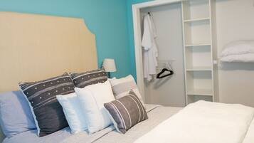 3 slaapkamers, een strijkplank/strijkijzer, reisbedje, gratis wifi