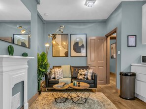 TV - Cleveland apartments by Interhome (London West End)