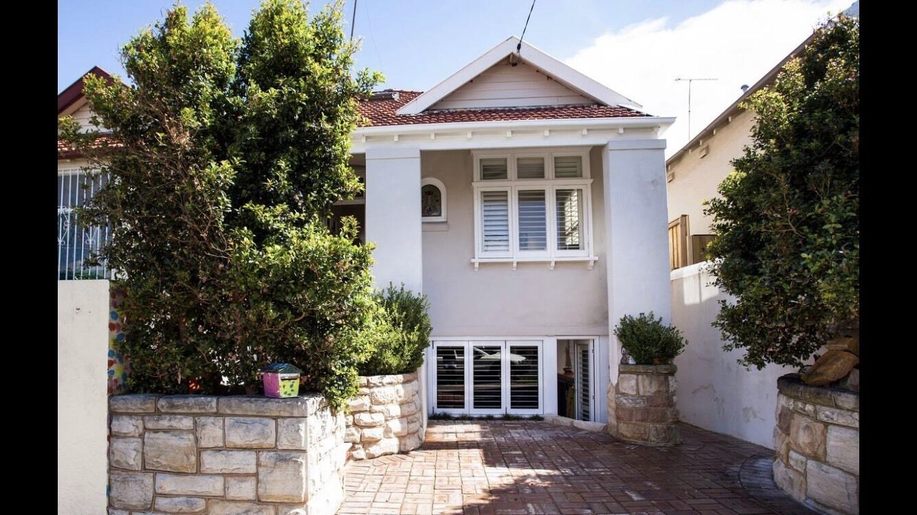 The Bondi Sandstone Apartment | 400 m to Bondi and Tamarama — image 12