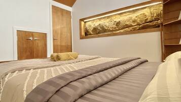 2 slaapkamers, een strijkplank/strijkijzer, gratis wifi, beddengoed