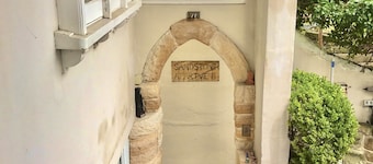 The Bondi Sandstone Apartment