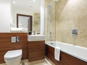 Towels - Shoreditch Square, Hoxton by Interhome (Hoxton)