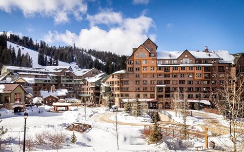 Ski-in Ski-Out Zephyr Mountain Lodge Condo with Hot Tub next to Gondola