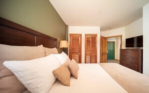 1 bedroom, iron/ironing board, free WiFi, bed sheets - Ski-in Ski-Out Zephyr Mountain Lodge Condo with Hot Tub next to Gondola (Winter Park)