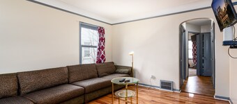 PERFECT FOR A LONG TIME STAY | 3 bdroom, sleeps 15 + dinning room