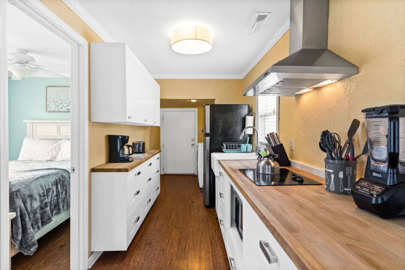 冰箱、微波炉、烤箱、炉灶