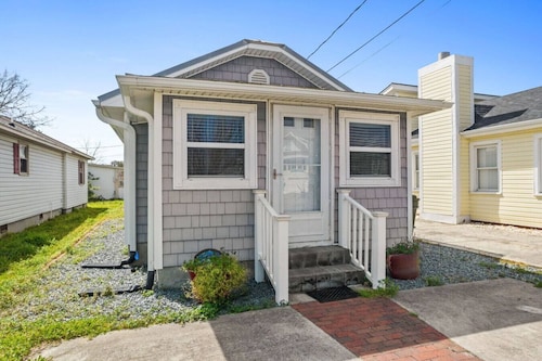 Beach Cottage With Private Home Gym 2 Blocks From The Beach