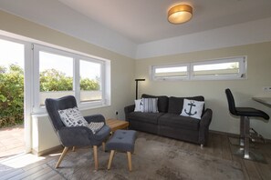 Unclassified image, 2 of 25, button