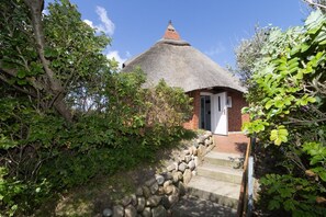 Unclassified image, 5 of 25, button