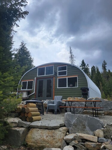 Luxurious Quonset hut in the woods, mountain views
