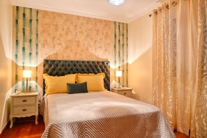 4 bedrooms, iron/ironing board, travel cot, free WiFi