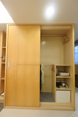 Interior - 1 min to Ximen Metro (MRT) Station Exit 6 (台北市)