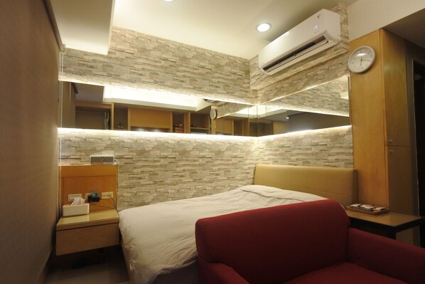 1 bedroom, desk, free WiFi, wheelchair access