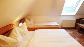 2 Schlafzimmer, Reisekinderbett, WLAN, Bettwäsche