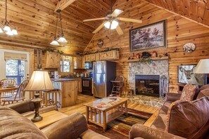 TV - Perfect Location! 2BR Escape! Hot Tub + Game Room (Sevierville)