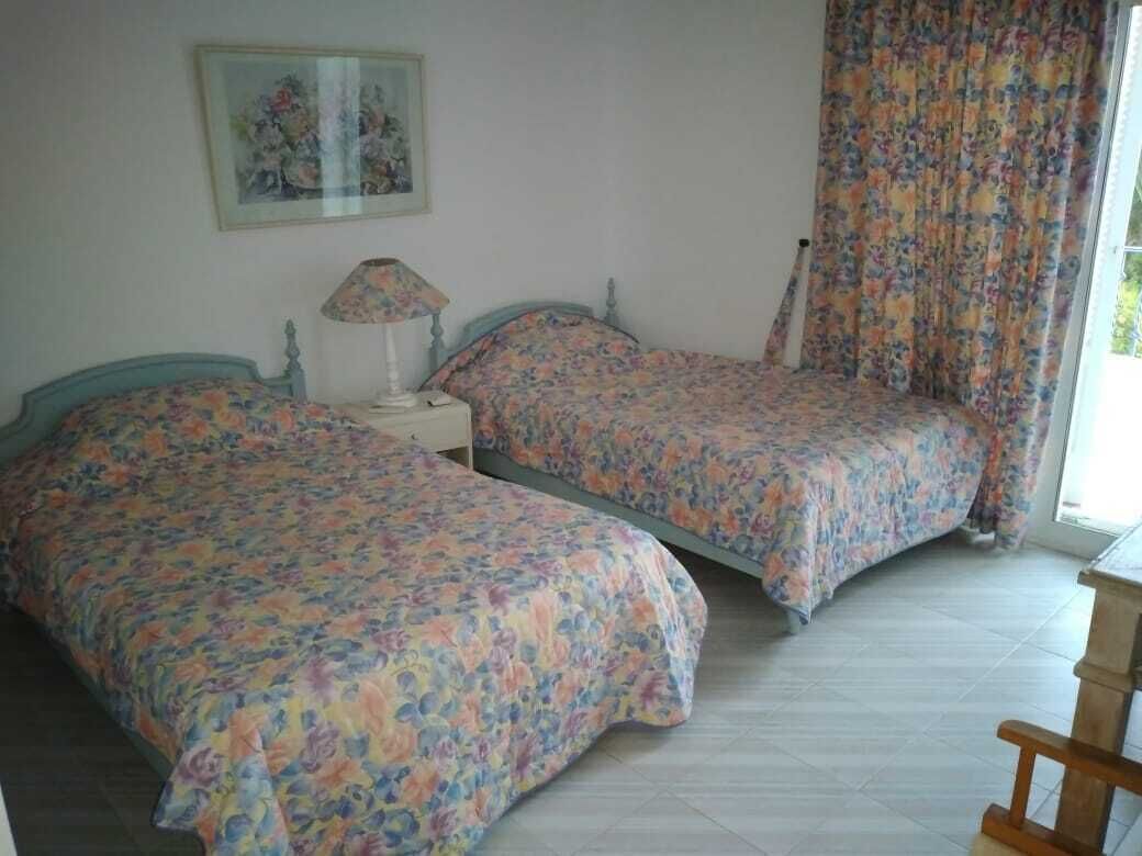 4 slaapkamers, een strijkplank/strijkijzer, wifi, beddengoed