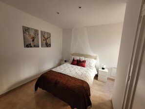 4 bedrooms, WiFi - Luxury Grande apartment Begur center (Begur)