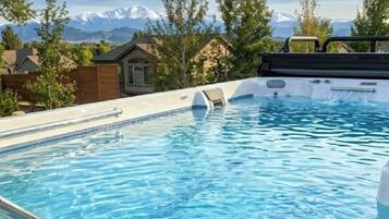 Piscine extérieure, piscine chauffée