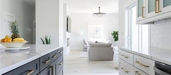 Pure Luxury W Private Pool/Spa & Game Center!