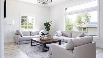 Smart TV, lareira, pebolim