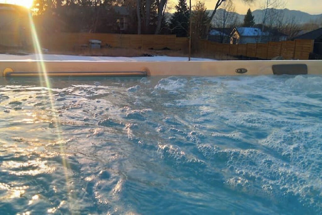 Piscina all'aperto, una piscina riscaldata