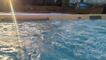 Piscina all'aperto, una piscina riscaldata