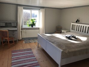 5 Schlafzimmer, Bügeleisen/Bügelbrett, WLAN