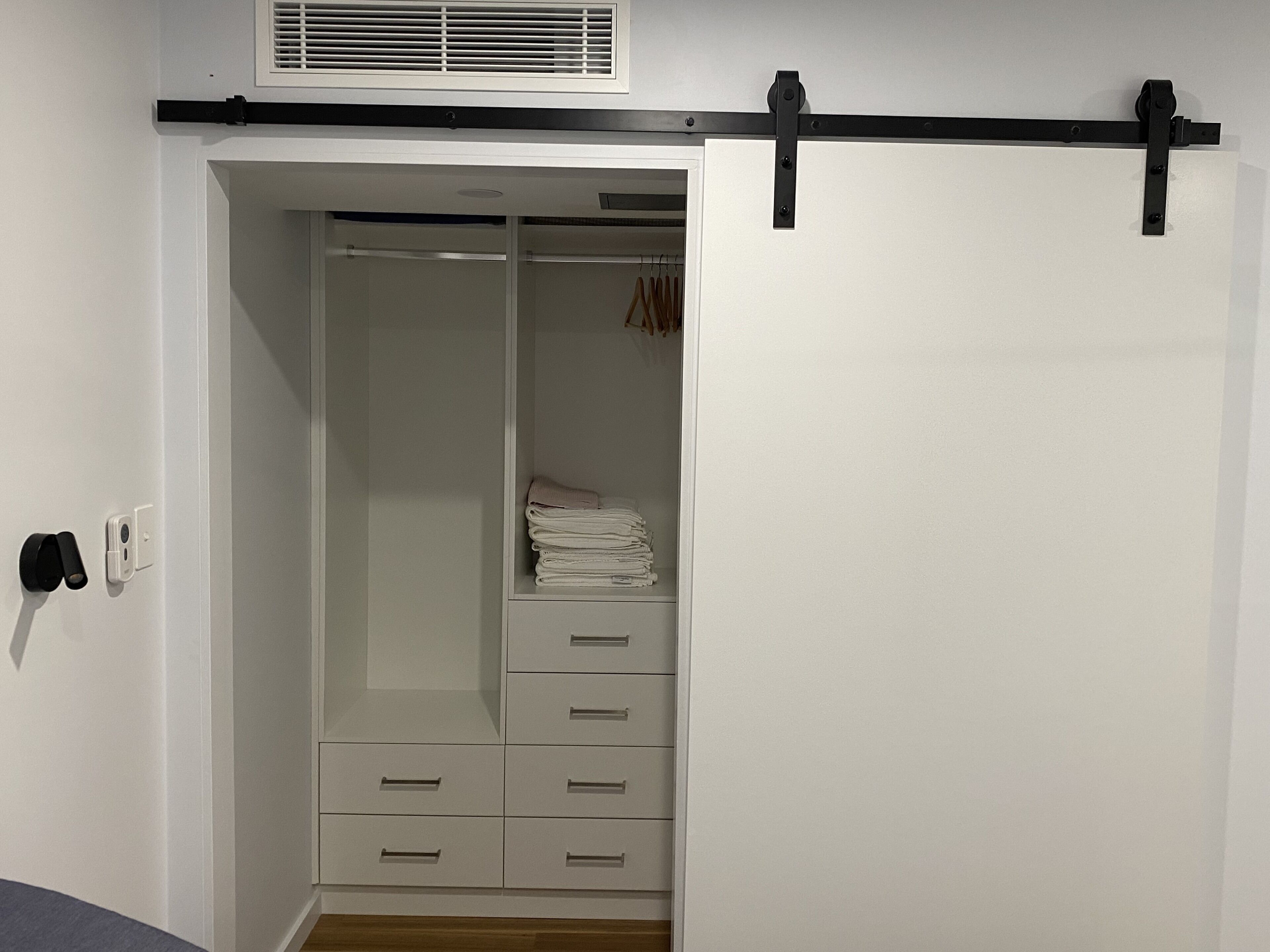 Bushland setting close to Sydney CBD — image 18