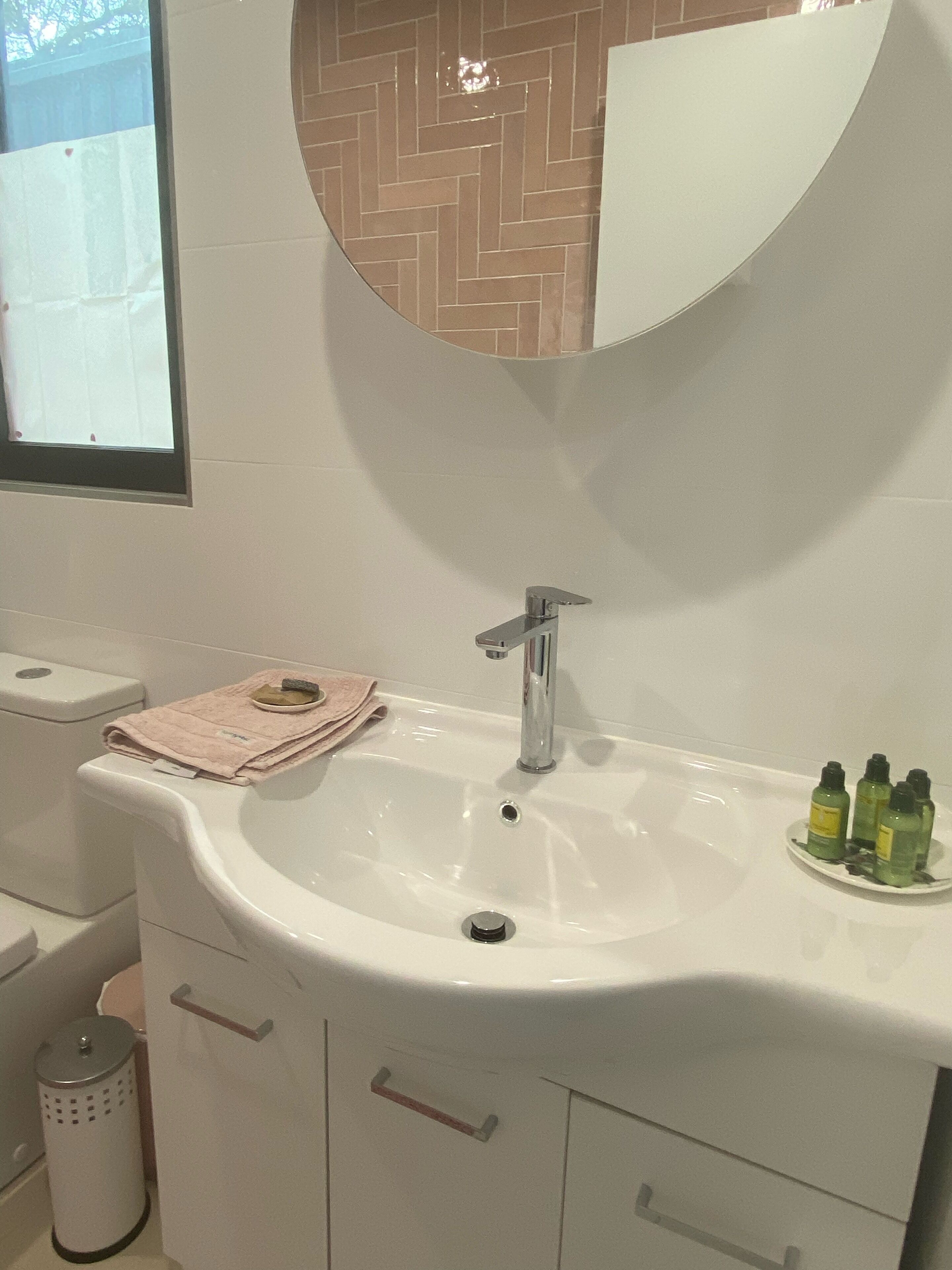 Bushland setting close to Sydney CBD — image 20