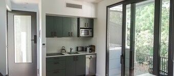 Bushland setting close to Sydney CBD