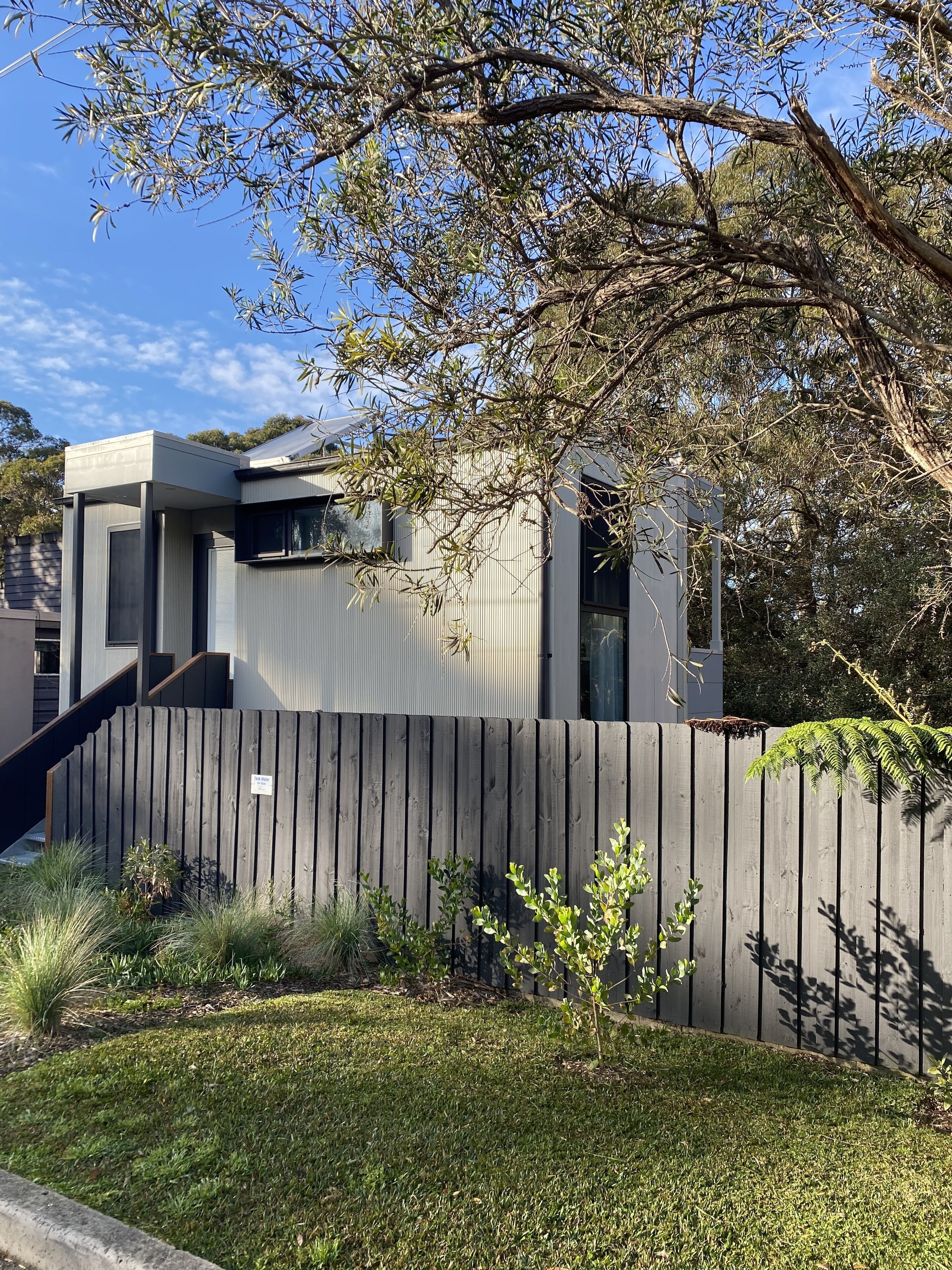 Bushland setting close to Sydney CBD