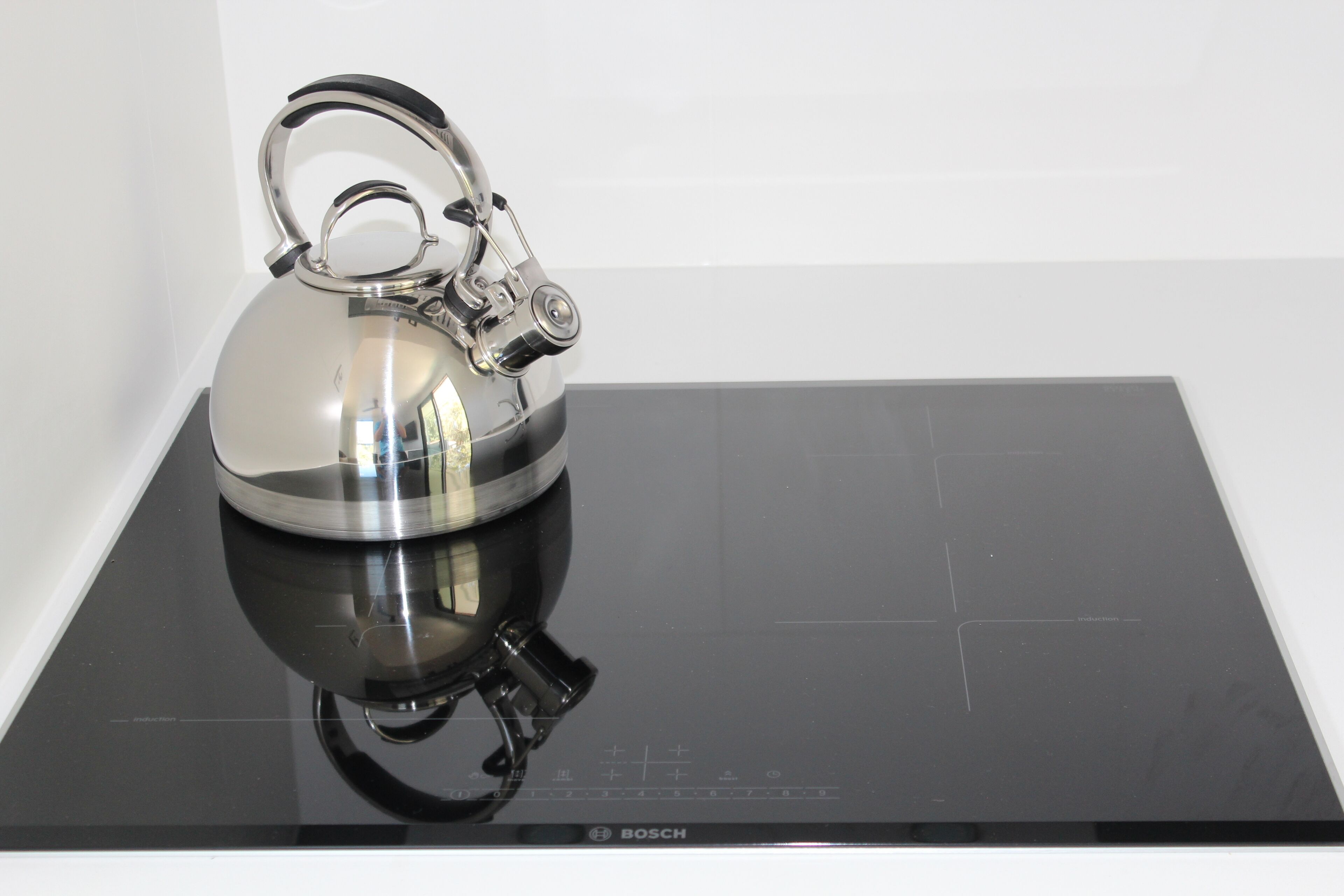 Bushland setting close to Sydney CBD — image 2