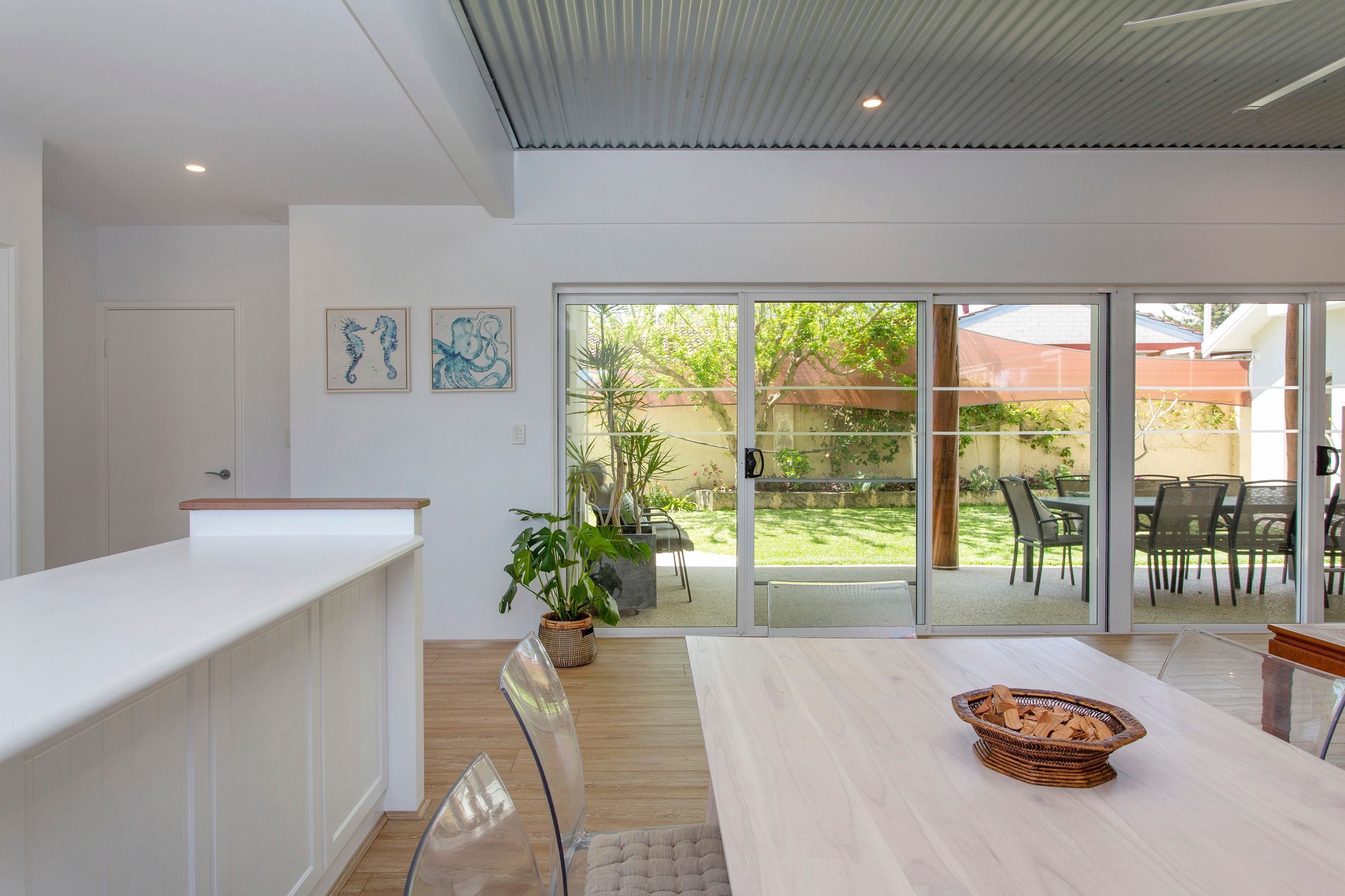 Steps from the sea — image 5