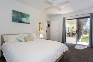 2 bedrooms, iron/ironing board, travel cot, free WiFi