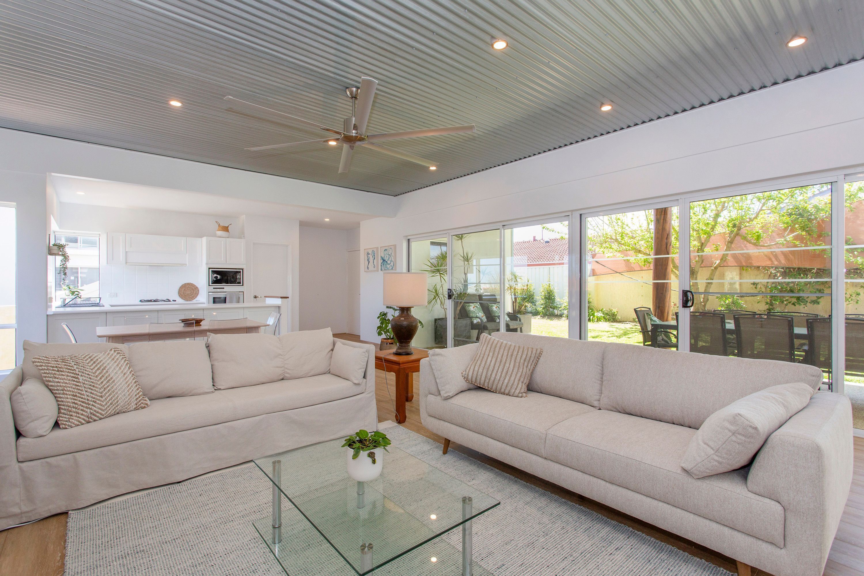 Steps from the sea — image 2