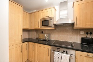 Fridge, microwave, oven, stovetop - Skyvillion Apartments - Barnet - Beautiful 2Bed Apartment with Balcony (New Barnet)
