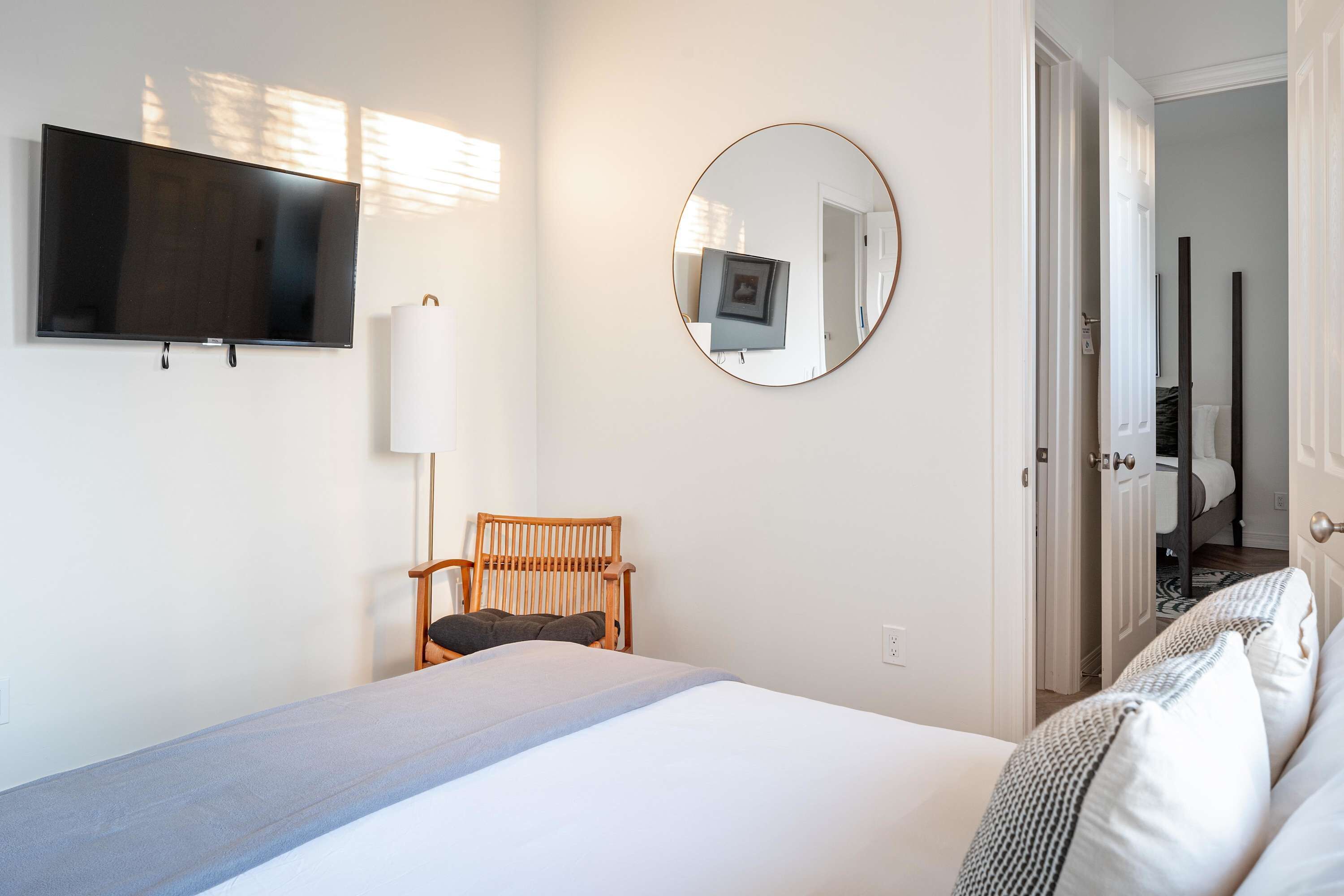 4 Schlafzimmer, Schreibtisch, Bügeleisen/Bügelbrett, WLAN