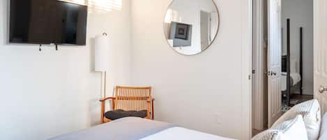 4 Schlafzimmer, Schreibtisch, Bügeleisen/Bügelbrett, WLAN