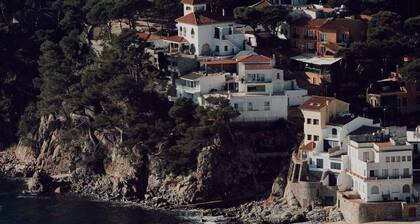 Traditional stone house in Peratallada