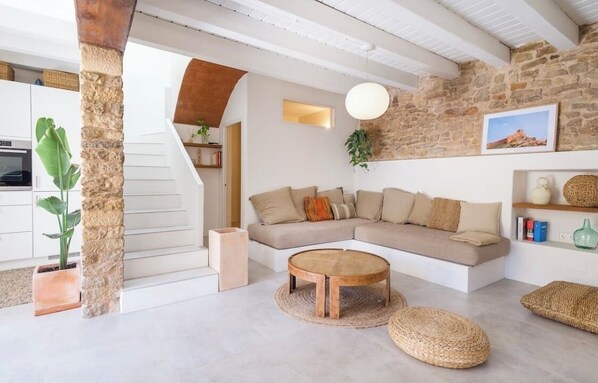 Téléviseur connecté, foyer, livres