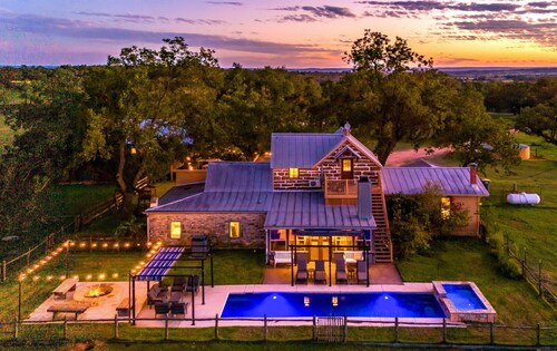 Rustic Soul, Modern Comfort | Relax on the Ranch