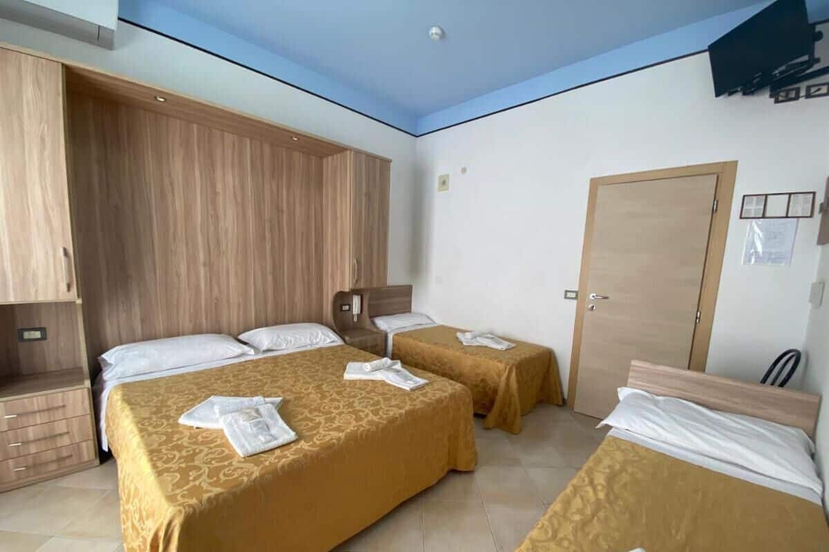 Standard Quadruple Room, Balcony | Hypo-allergenic bedding, in-room safe, WiFi, bed sheets